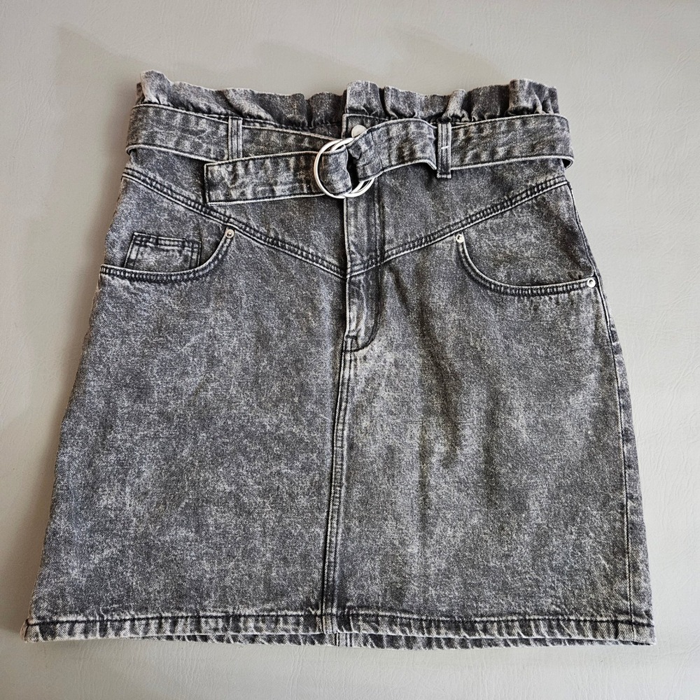 H&M Divided Gray Acid Wash Paperbag Denim Mini Skirt with Belt Size 10